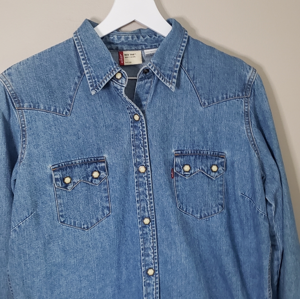 Levi's Button Down - Picture 2 of 3